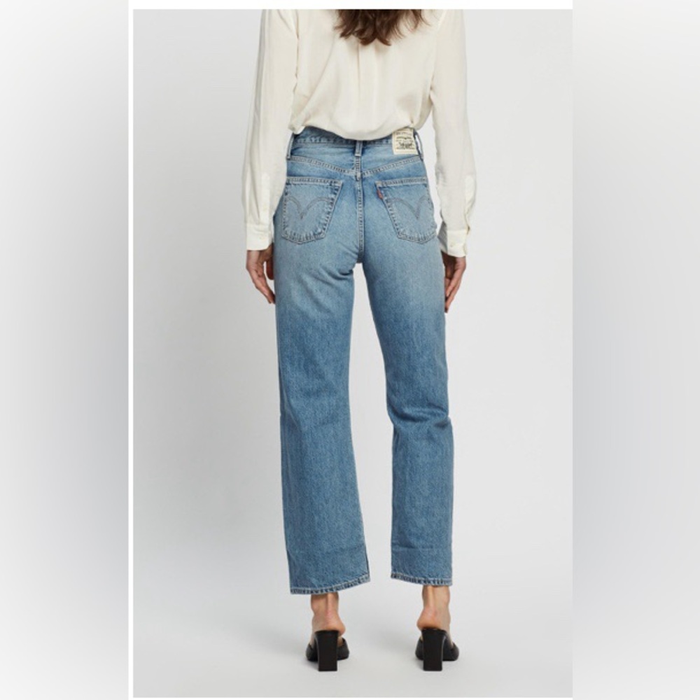 Levi's Women's Size 26 Wellthread Ribcage Straight Jeans In Medium Light Wash - Picture 9 of 15